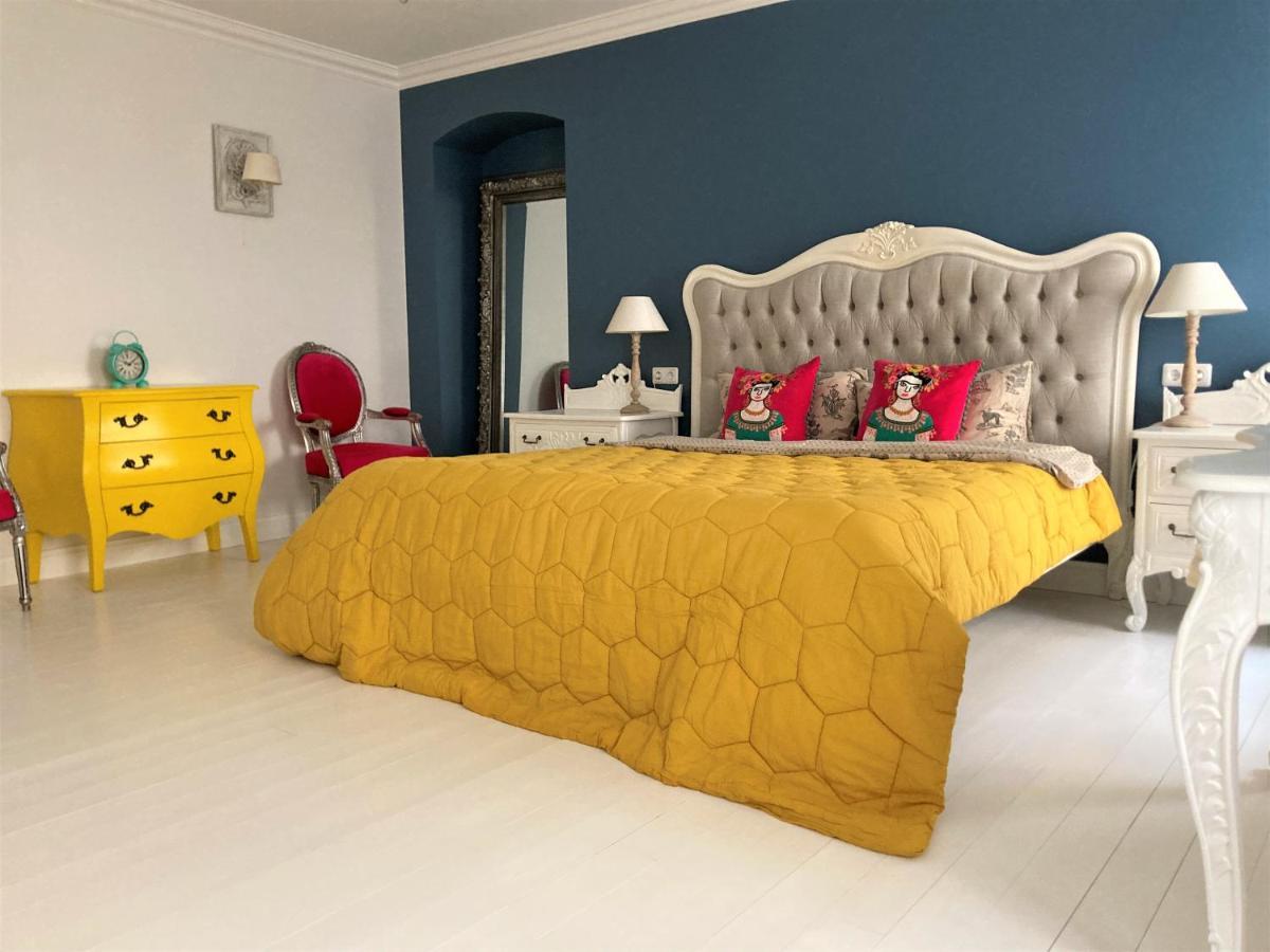 Shabby Chic - Apartment In The Heart Of Vilnius Old Town Екстер'єр фото